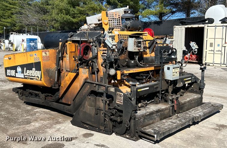 image for item EK4399 2021 LeeBoy 8510E paver