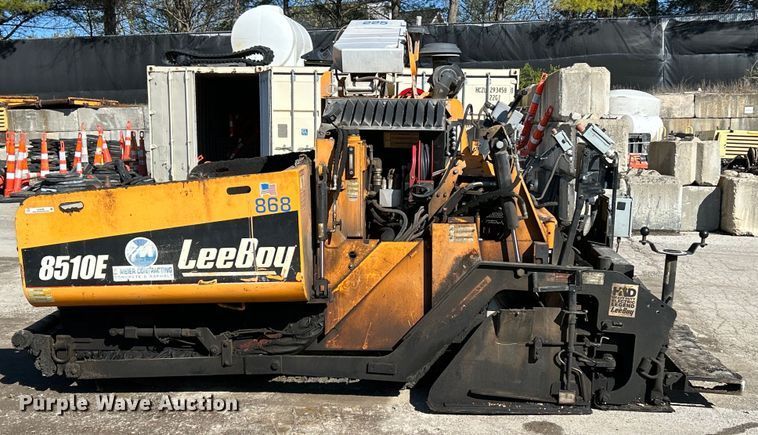 image for item EK4399 2021 LeeBoy 8510E paver