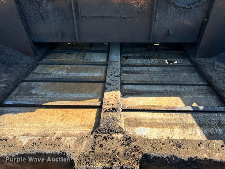 image for item EK4399 2021 LeeBoy 8510E paver