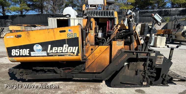 image for item EK4399 2021 LeeBoy 8510E paver