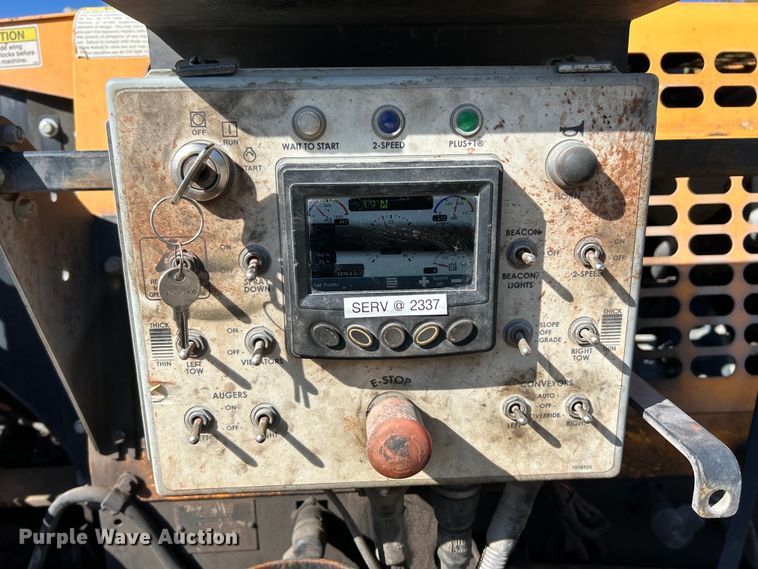 image for item EK4399 2021 LeeBoy 8510E paver