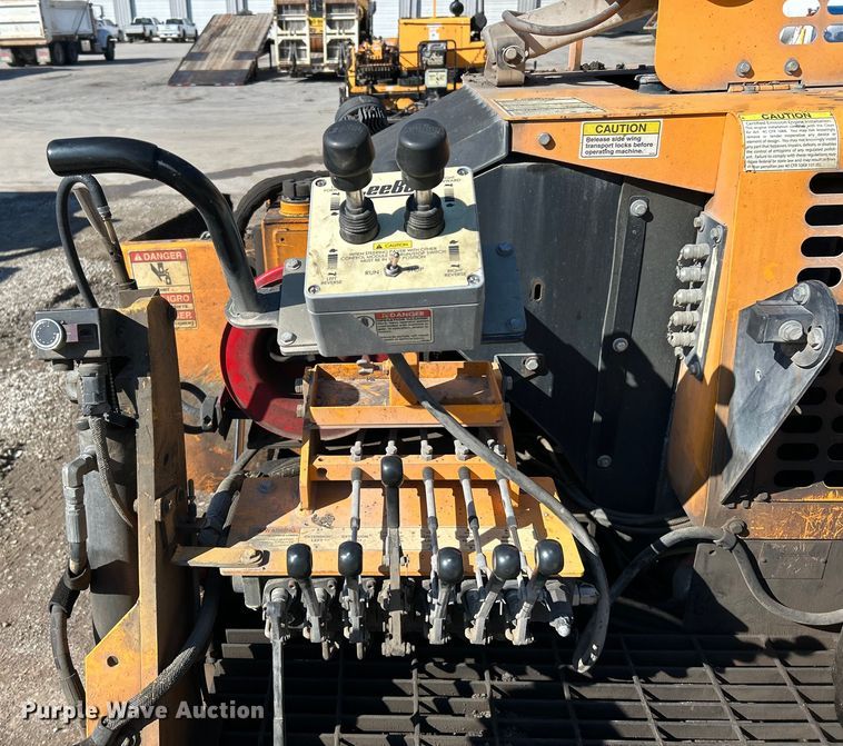 image for item EK4399 2021 LeeBoy 8510E paver