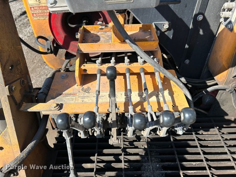 image for item EK4399 2021 LeeBoy 8510E paver