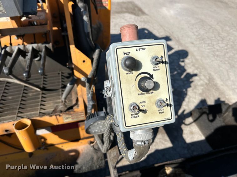 image for item EK4399 2021 LeeBoy 8510E paver