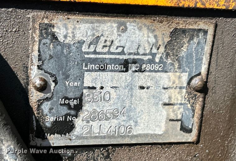 image for item EK4399 2021 LeeBoy 8510E paver