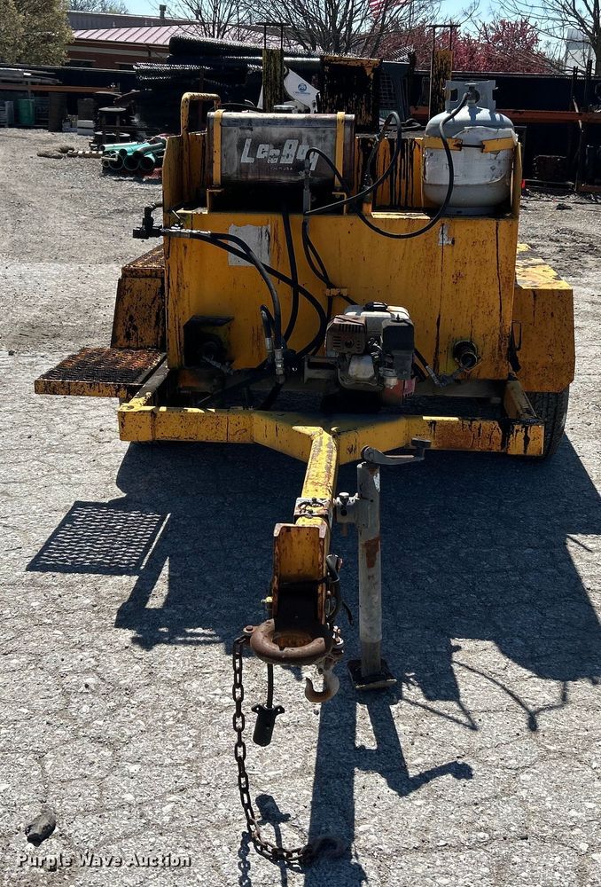 image for item EK4400 2002 LeeBoy asphalt distributor trailer
