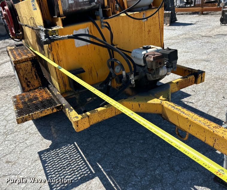 image for item EK4400 2002 LeeBoy asphalt distributor trailer