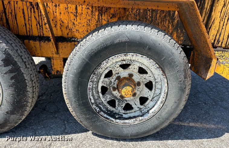 image for item EK4400 2002 LeeBoy asphalt distributor trailer