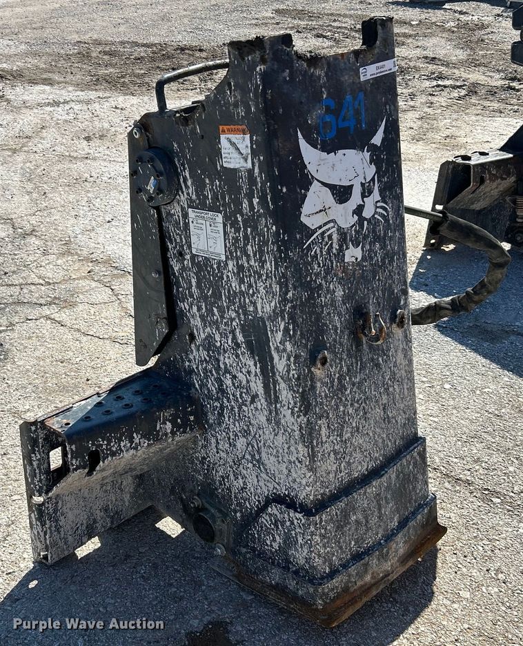 Bobcat skid steer drop hammer in Saint Charles, MO Item EK4401 for