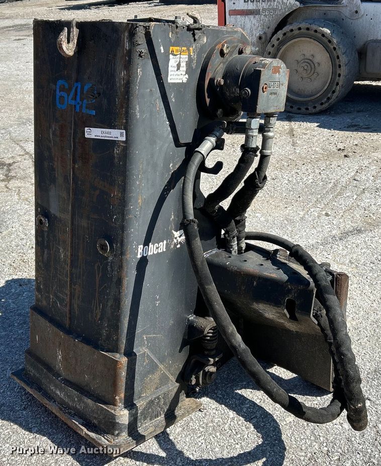 Bobcat skid steer drop hammer in Saint Charles, MO Item EK4402 for