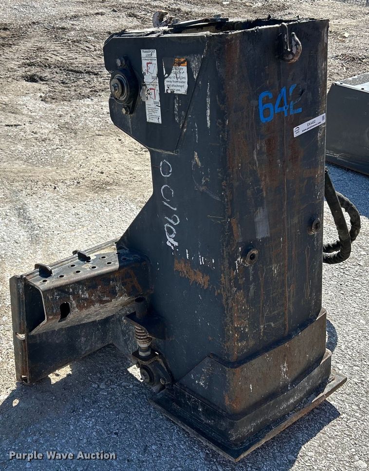 Bobcat skid steer drop hammer in Saint Charles, MO Item EK4402 for