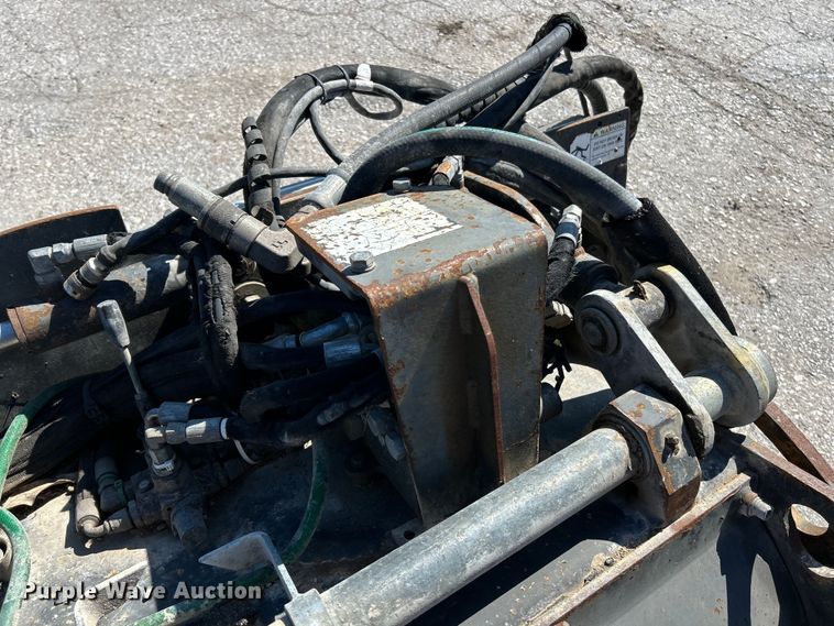 image for item EK4405 2014 Bobcat 40 HYD PLANER skid steer cold planer