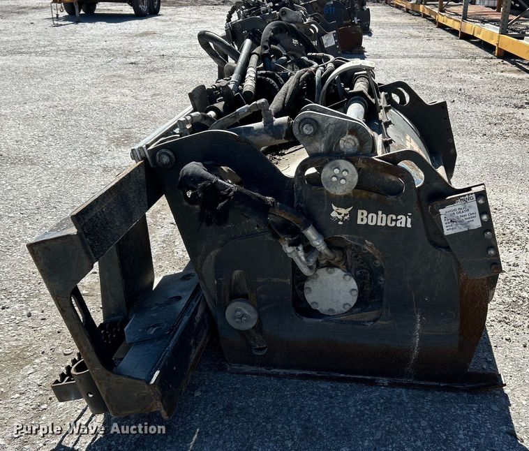 image for item EK4406 2013 Bobcat 40 HYD PLANER skid steer cold planer