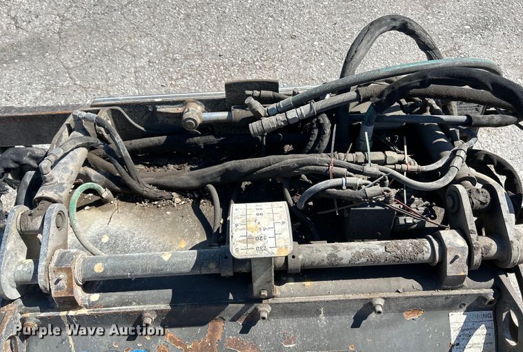 image for item EK4406 2013 Bobcat 40 HYD PLANER skid steer cold planer