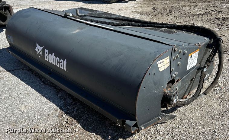 image for item EK4408 2015 Bobcat 84 Sweeper skid steer sweeper
