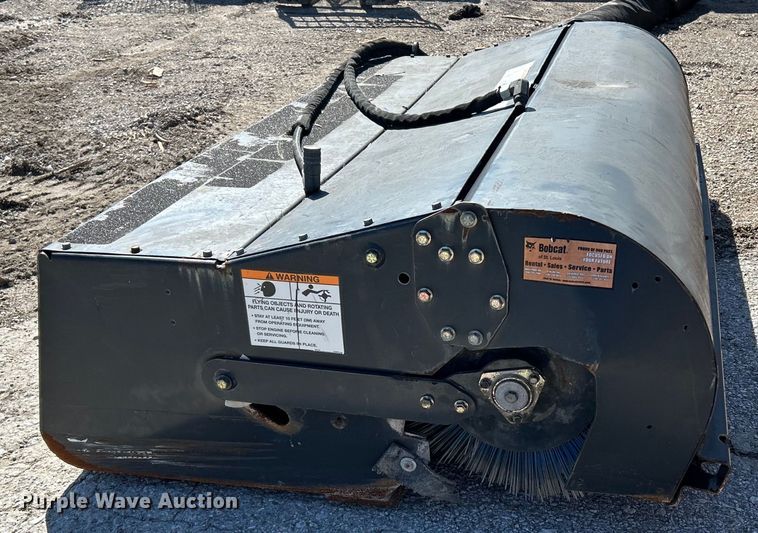 image for item EK4408 2015 Bobcat 84 Sweeper skid steer sweeper