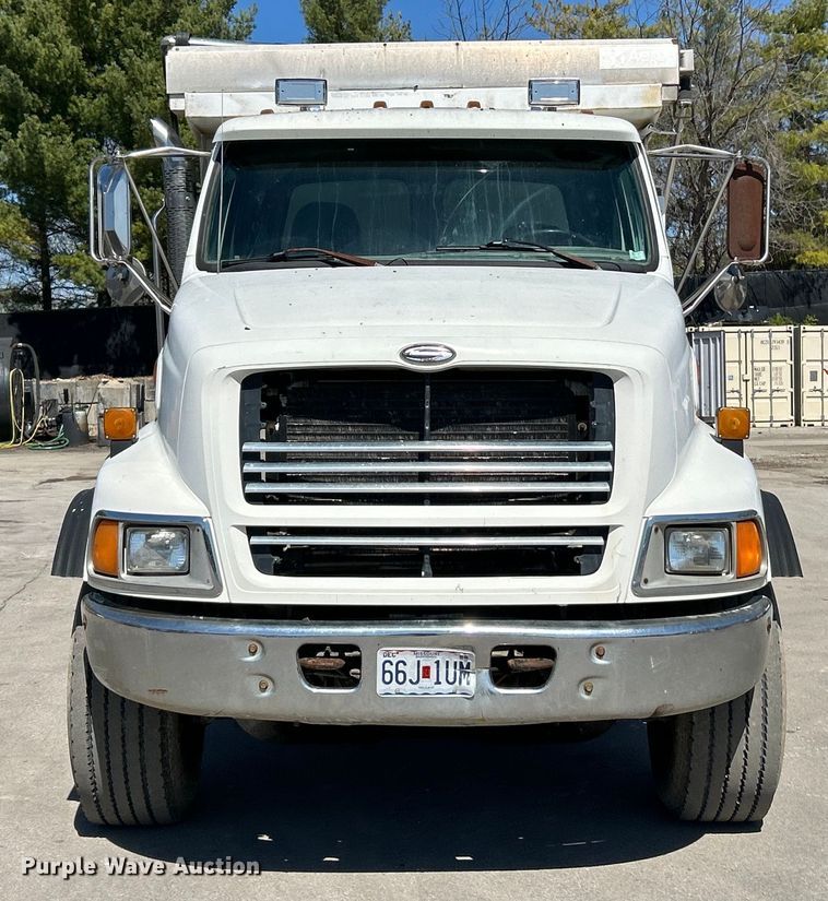 image for item EK4414 1999 Sterling L8513 dump truck