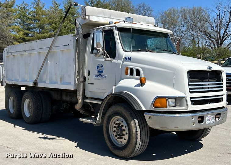 image for item EK4414 1999 Sterling L8513 dump truck