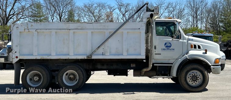 image for item EK4414 1999 Sterling L8513 dump truck