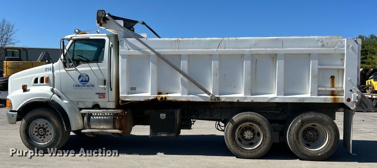 image for item EK4414 1999 Sterling L8513 dump truck