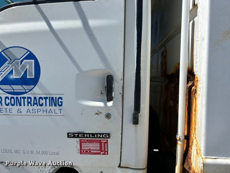 image for item EK4414 1999 Sterling L8513 dump truck