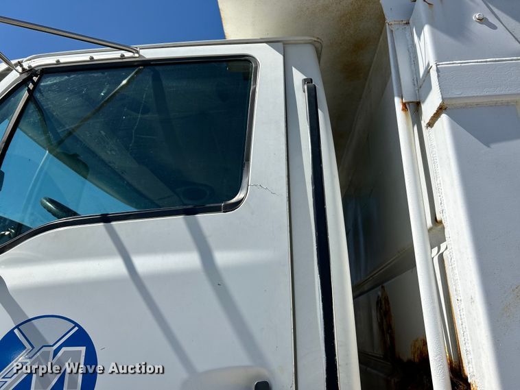 image for item EK4414 1999 Sterling L8513 dump truck