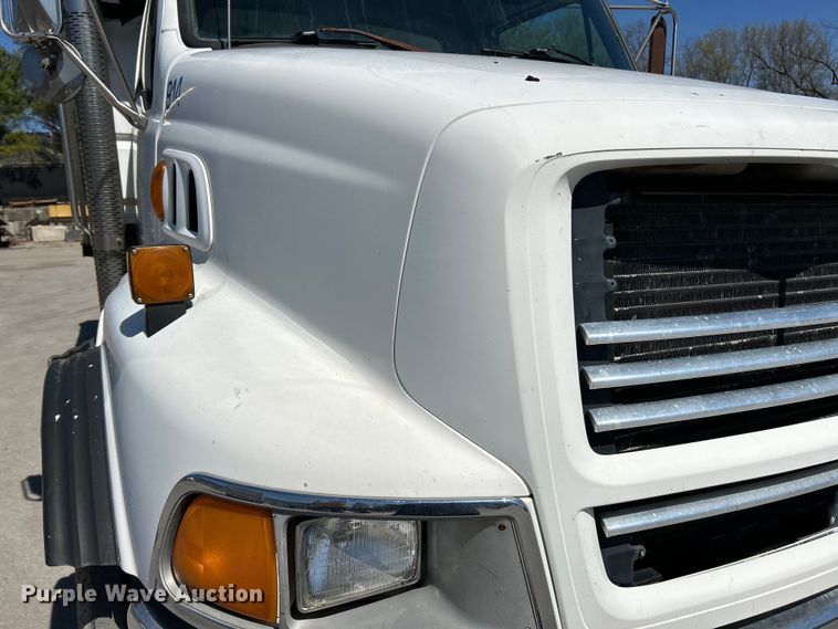 image for item EK4414 1999 Sterling L8513 dump truck