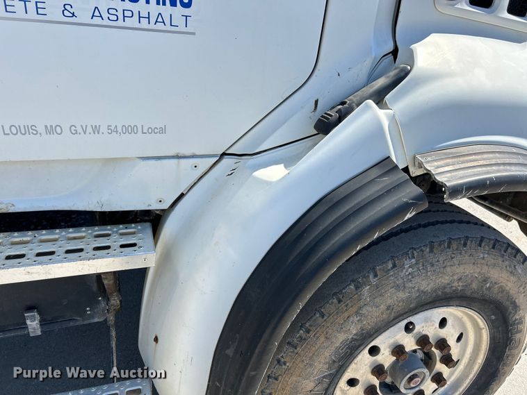 image for item EK4414 1999 Sterling L8513 dump truck