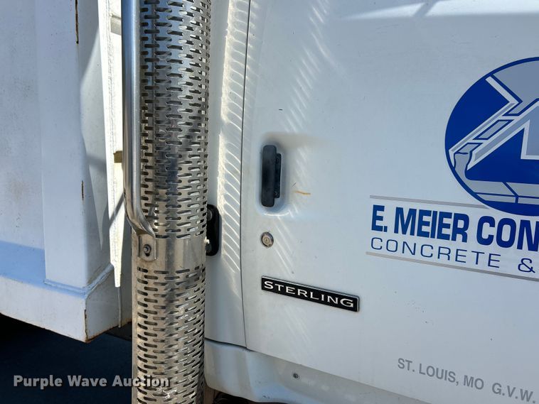 image for item EK4414 1999 Sterling L8513 dump truck