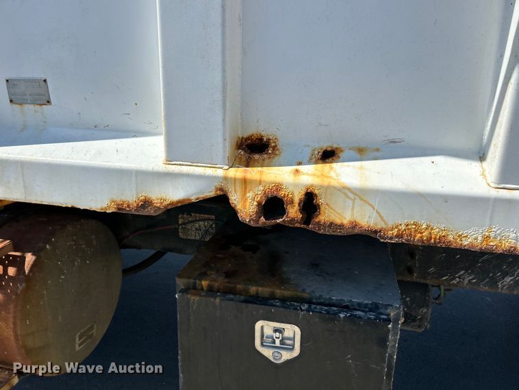 image for item EK4414 1999 Sterling L8513 dump truck