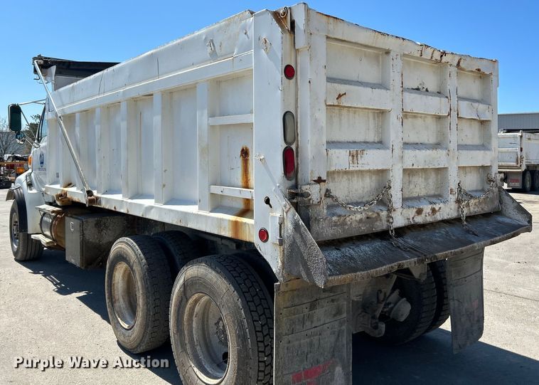 image for item EK4414 1999 Sterling L8513 dump truck