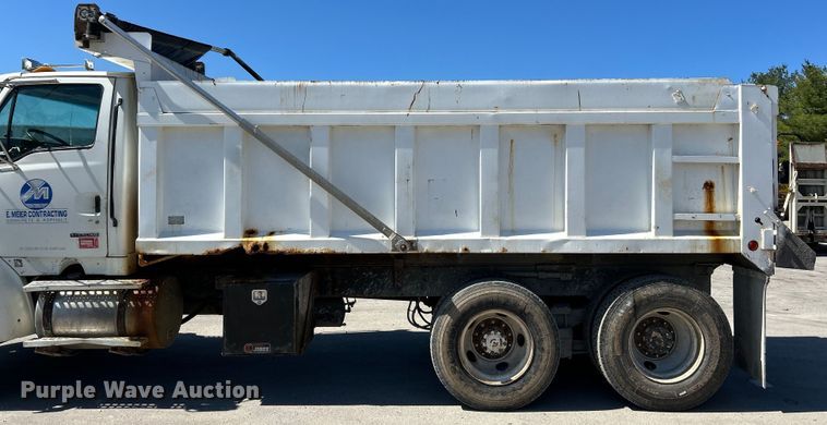 image for item EK4414 1999 Sterling L8513 dump truck