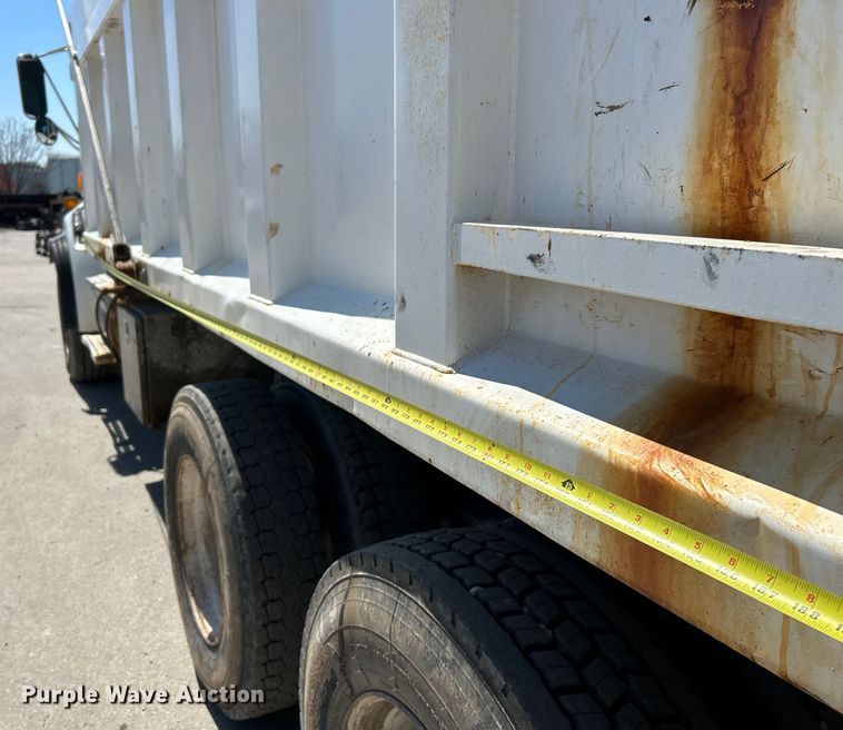 image for item EK4414 1999 Sterling L8513 dump truck