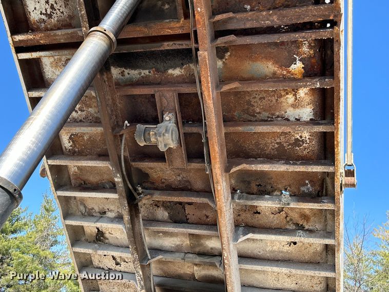 image for item EK4414 1999 Sterling L8513 dump truck