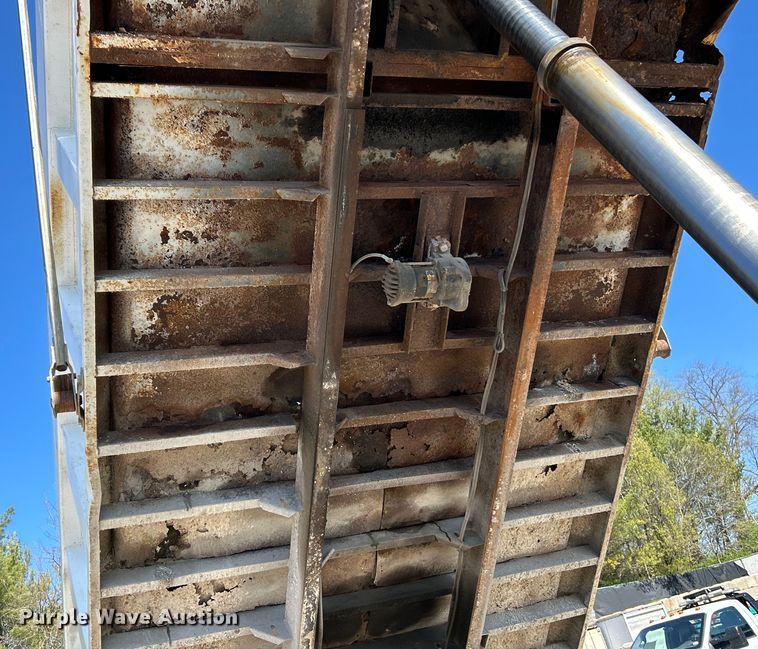 image for item EK4414 1999 Sterling L8513 dump truck