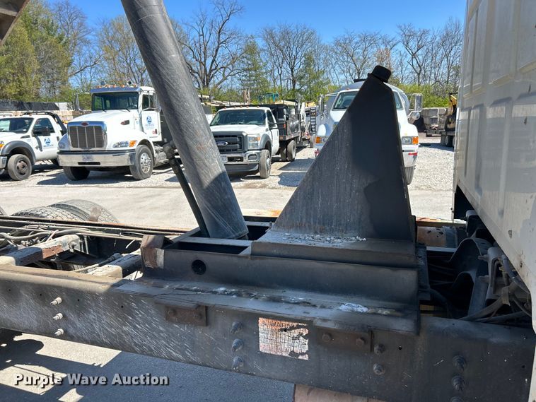 image for item EK4414 1999 Sterling L8513 dump truck