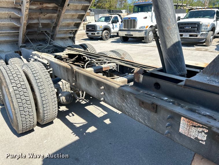 image for item EK4414 1999 Sterling L8513 dump truck