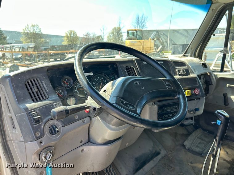 image for item EK4414 1999 Sterling L8513 dump truck