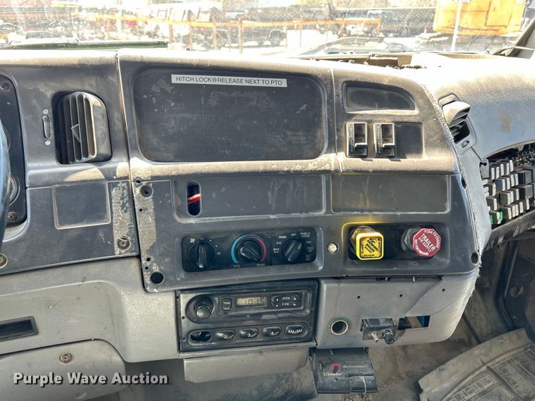 image for item EK4414 1999 Sterling L8513 dump truck