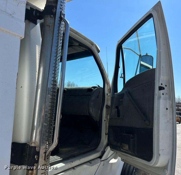 image for item EK4414 1999 Sterling L8513 dump truck