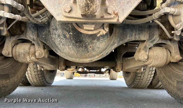 image for item EK4414 1999 Sterling L8513 dump truck