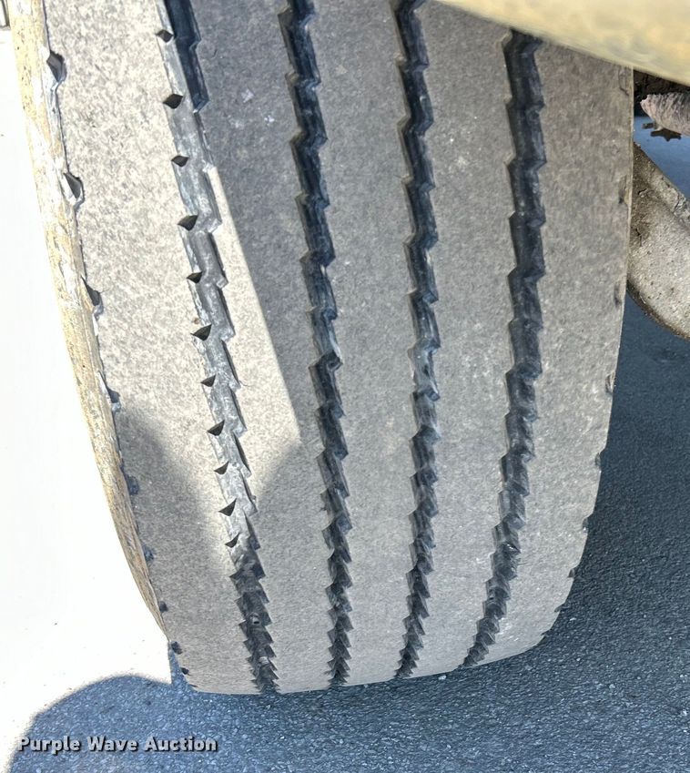 image for item EK4414 1999 Sterling L8513 dump truck