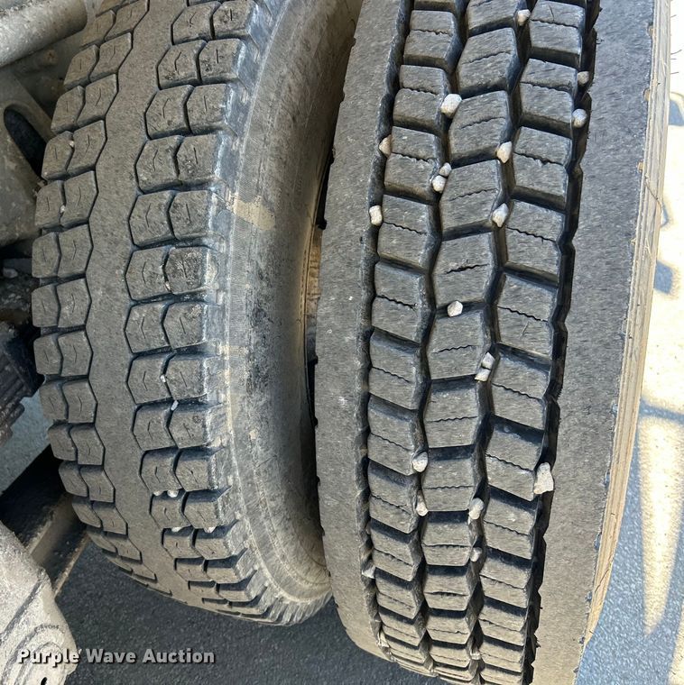 image for item EK4414 1999 Sterling L8513 dump truck