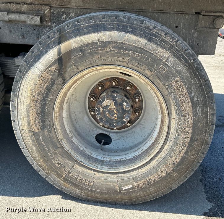 image for item EK4414 1999 Sterling L8513 dump truck