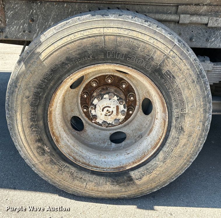 image for item EK4414 1999 Sterling L8513 dump truck