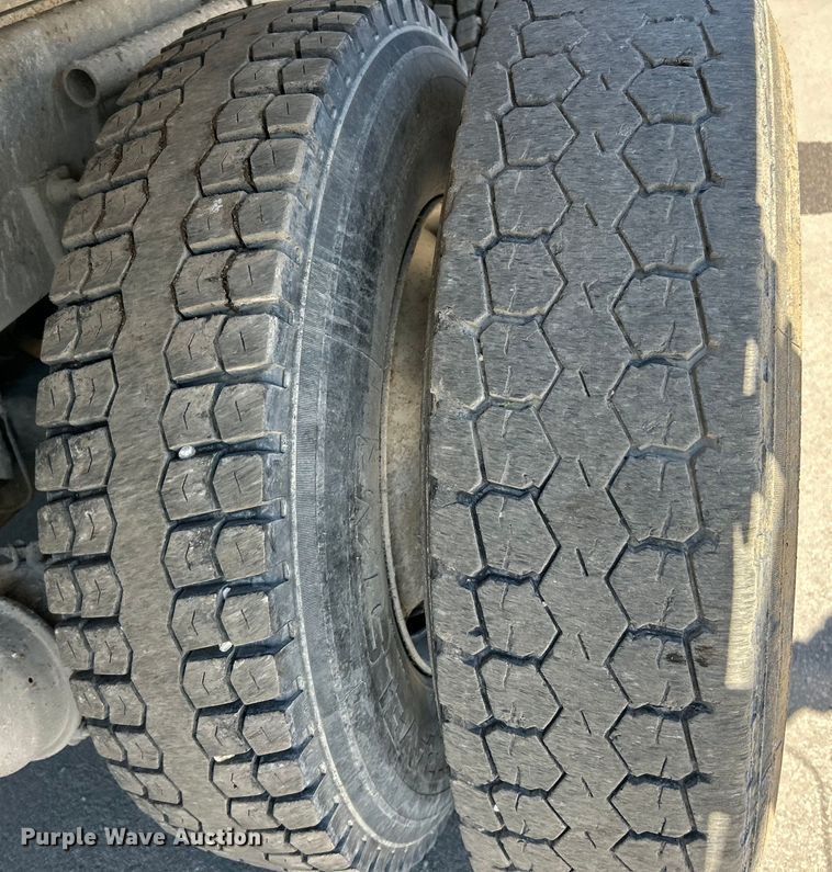 image for item EK4414 1999 Sterling L8513 dump truck