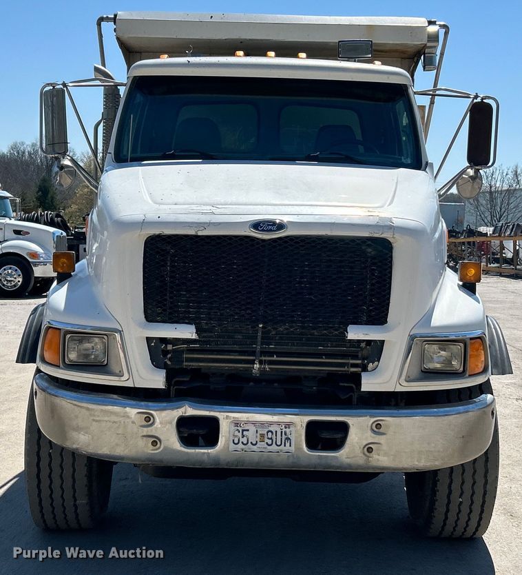 image for item EK4415 1998 Ford LT8513 dump truck