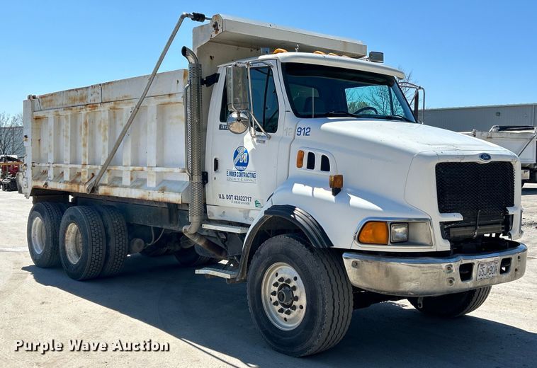 image for item EK4415 1998 Ford LT8513 dump truck