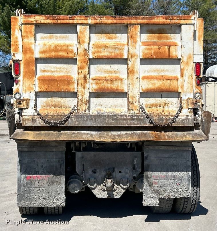 image for item EK4415 1998 Ford LT8513 dump truck