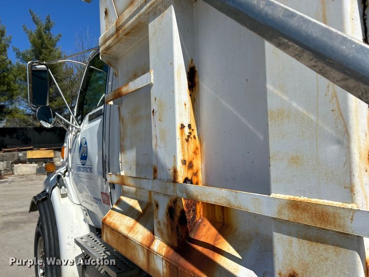 image for item EK4415 1998 Ford LT8513 dump truck